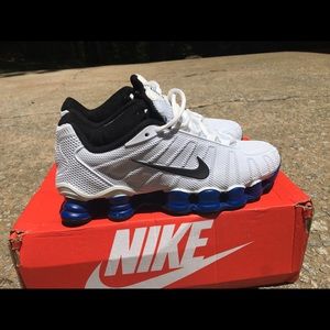 Nike shox (size 7 men/8.5 women)